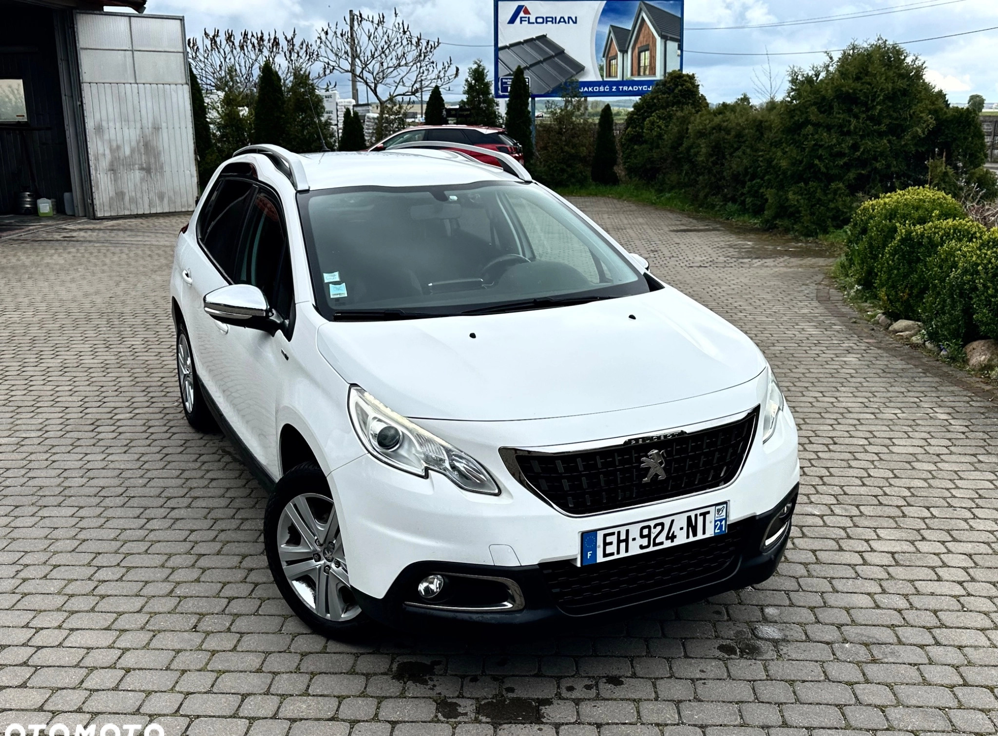 Peugeot 2008 cena 36400 przebieg: 119555, rok produkcji 2017 z Ostrołęka małe 121